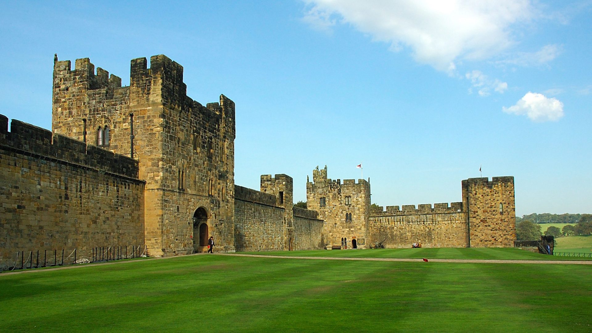 Discover a Land of Magic and Majesty: Your Alnwick Castle Escape with Hemera Holidays